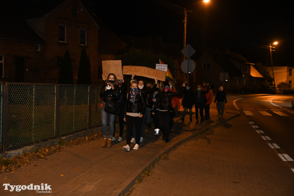 15 osób protestowało w Bysławiu (29.10.2020)
