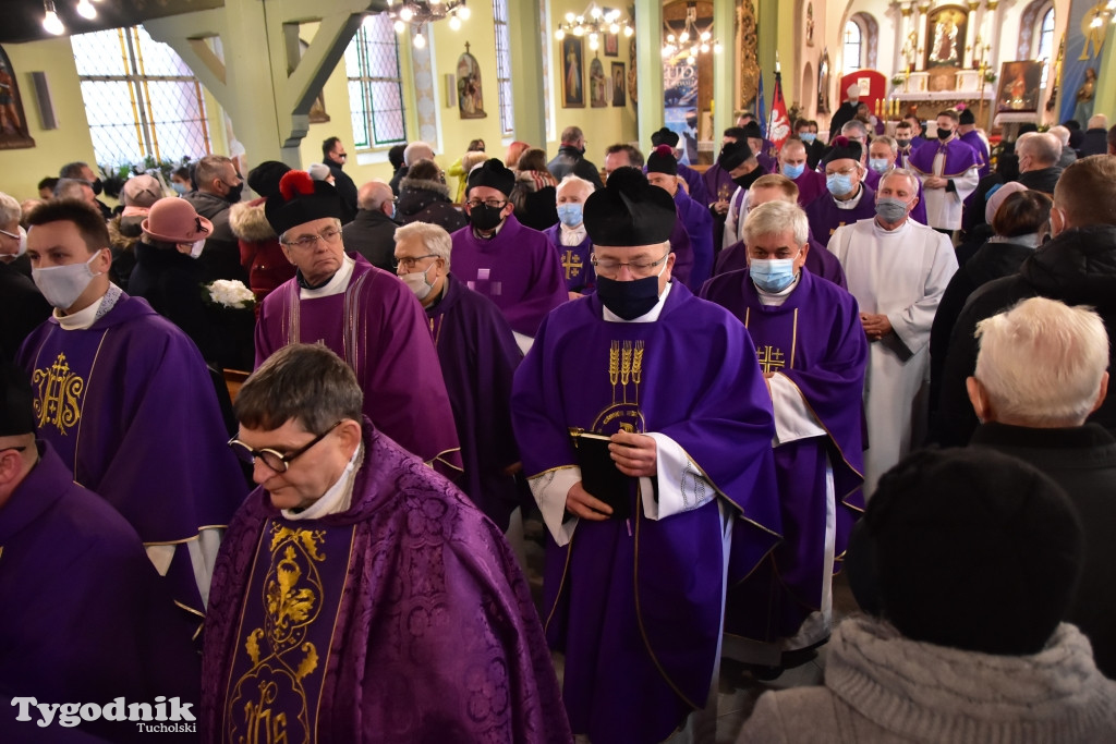 Pogrzeb księdza kanonika Romana Walkowska