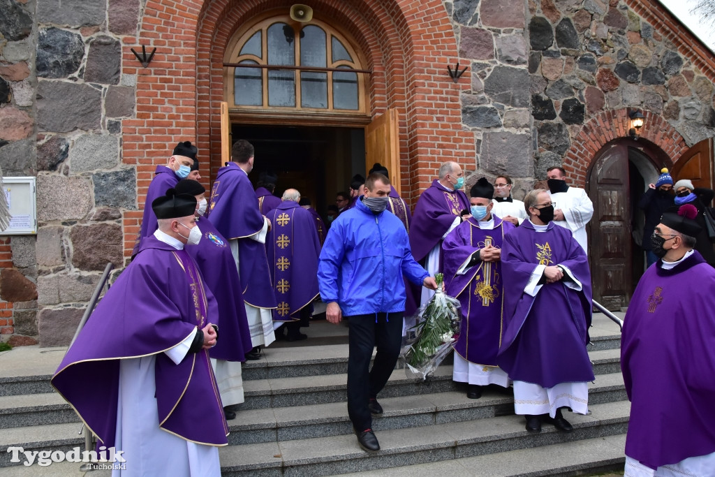 Pogrzeb księdza kanonika Romana Walkowska