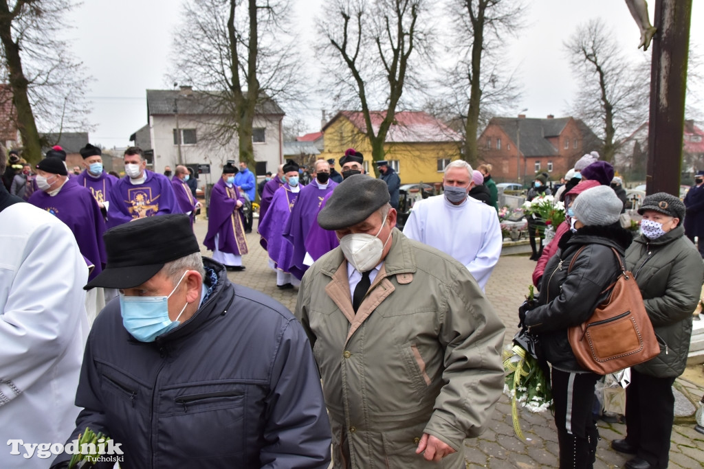 Pogrzeb księdza kanonika Romana Walkowska