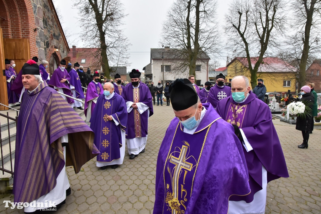 Pogrzeb księdza kanonika Romana Walkowska