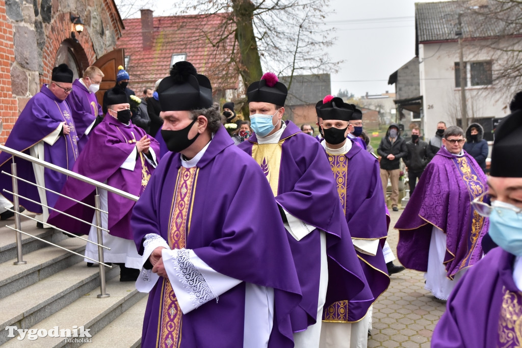 Pogrzeb księdza kanonika Romana Walkowska