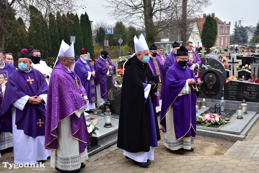 Pogrzeb księdza kanonika Romana Walkowska