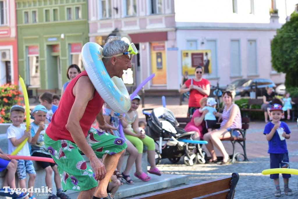 Tuchola: teatry uliczne i koncert Witka Żuromskiego