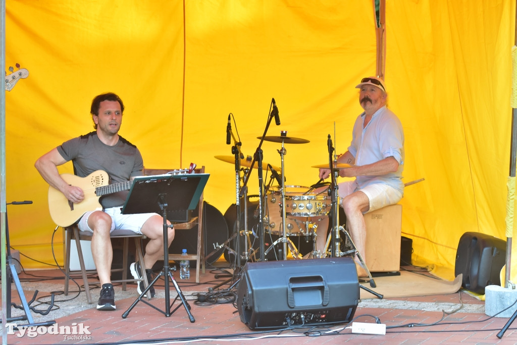 Tuchola: teatry uliczne i koncert Witka Żuromskiego