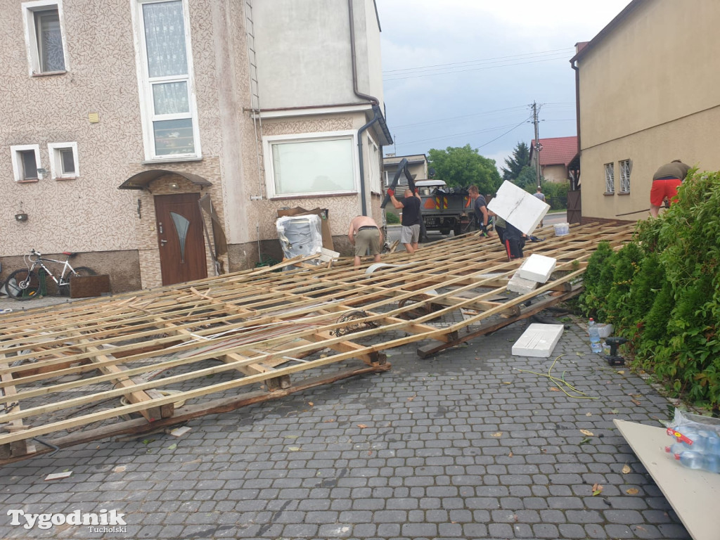 Burza zerwała dach na posesji w Cekcynie (28.07.2021)