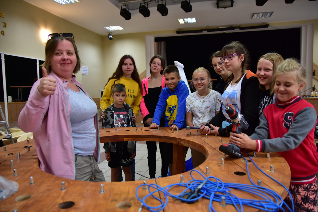 Kompozyt w Gostycynie: Tak powstawały ogromne instrumenty
