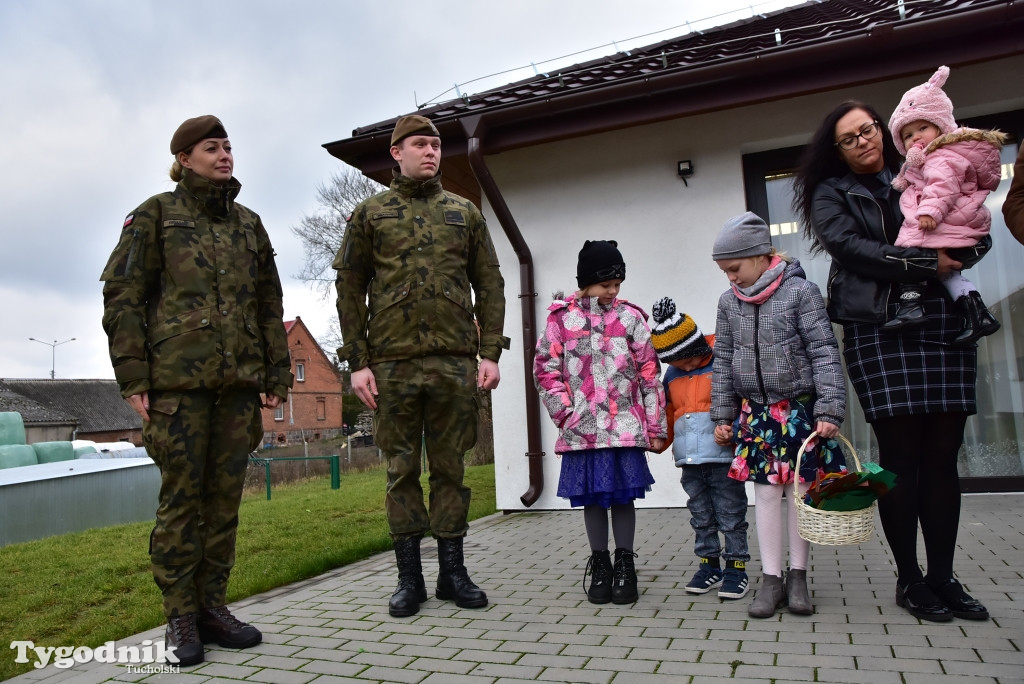 Kartki dla żołnierzy od dzieci z Gostycyna i Kęsowa