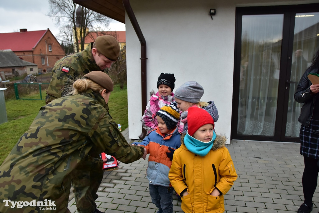 Kartki dla żołnierzy od dzieci z Gostycyna i Kęsowa