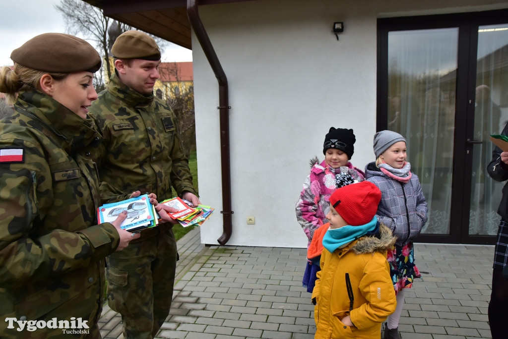 Kartki dla żołnierzy od dzieci z Gostycyna i Kęsowa