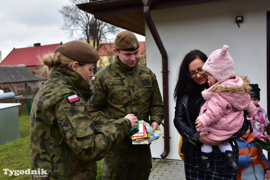 Kartki dla żołnierzy od dzieci z Gostycyna i Kęsowa