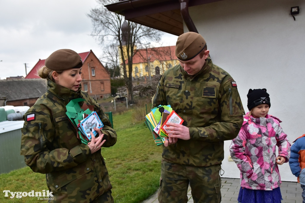 Kartki dla żołnierzy od dzieci z Gostycyna i Kęsowa