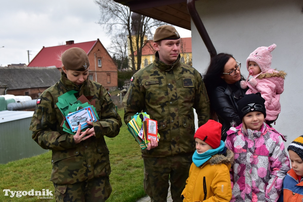 Kartki dla żołnierzy od dzieci z Gostycyna i Kęsowa