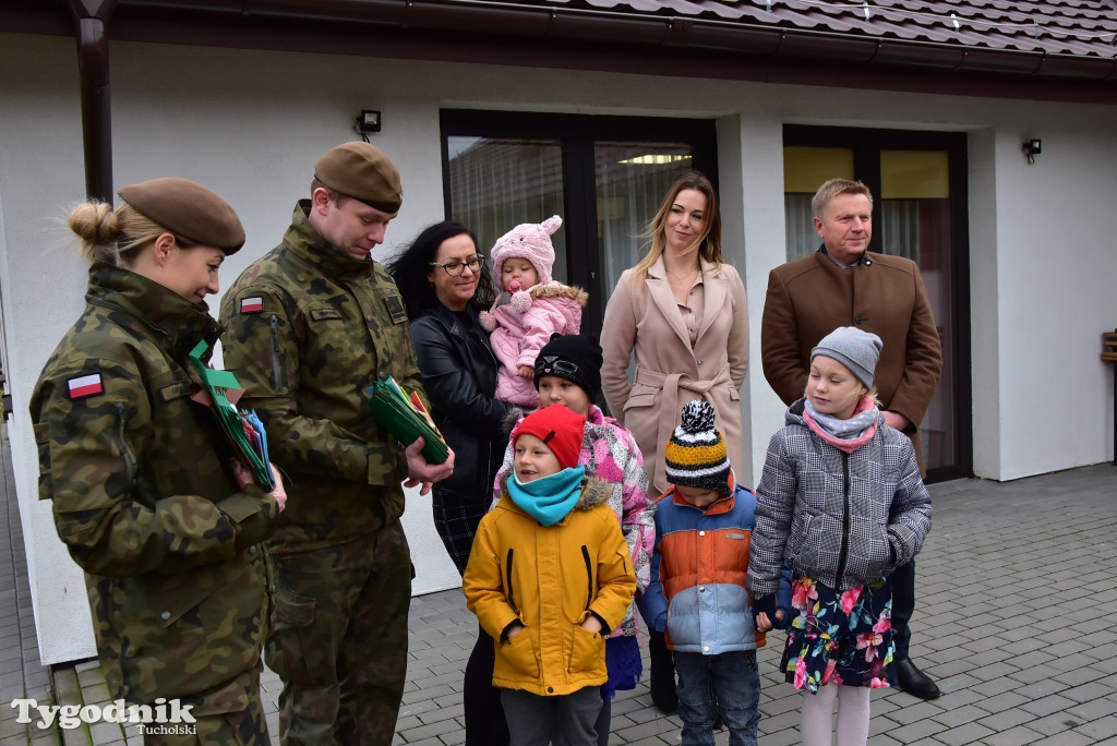 Kartki dla żołnierzy od dzieci z Gostycyna i Kęsowa