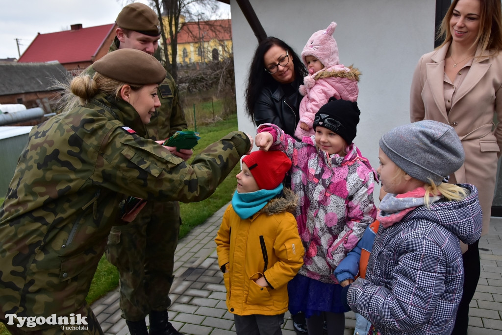 Kartki dla żołnierzy od dzieci z Gostycyna i Kęsowa