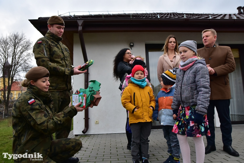 Kartki dla żołnierzy od dzieci z Gostycyna i Kęsowa