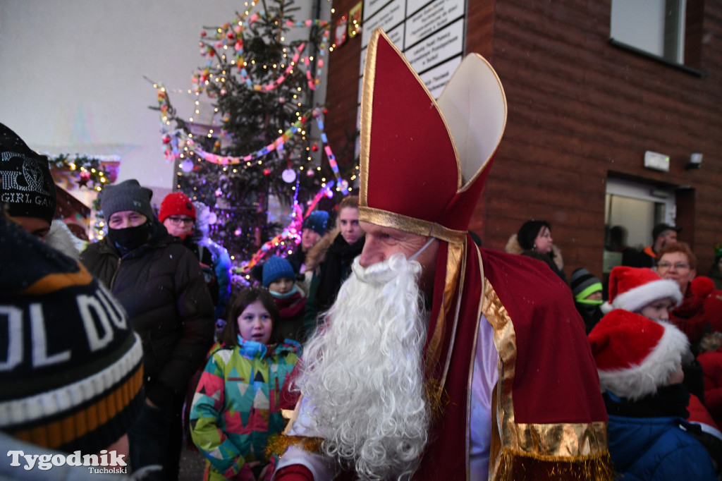 Świąteczna impreza przy Powiatowym Centrum Wsparcia w Tucholi