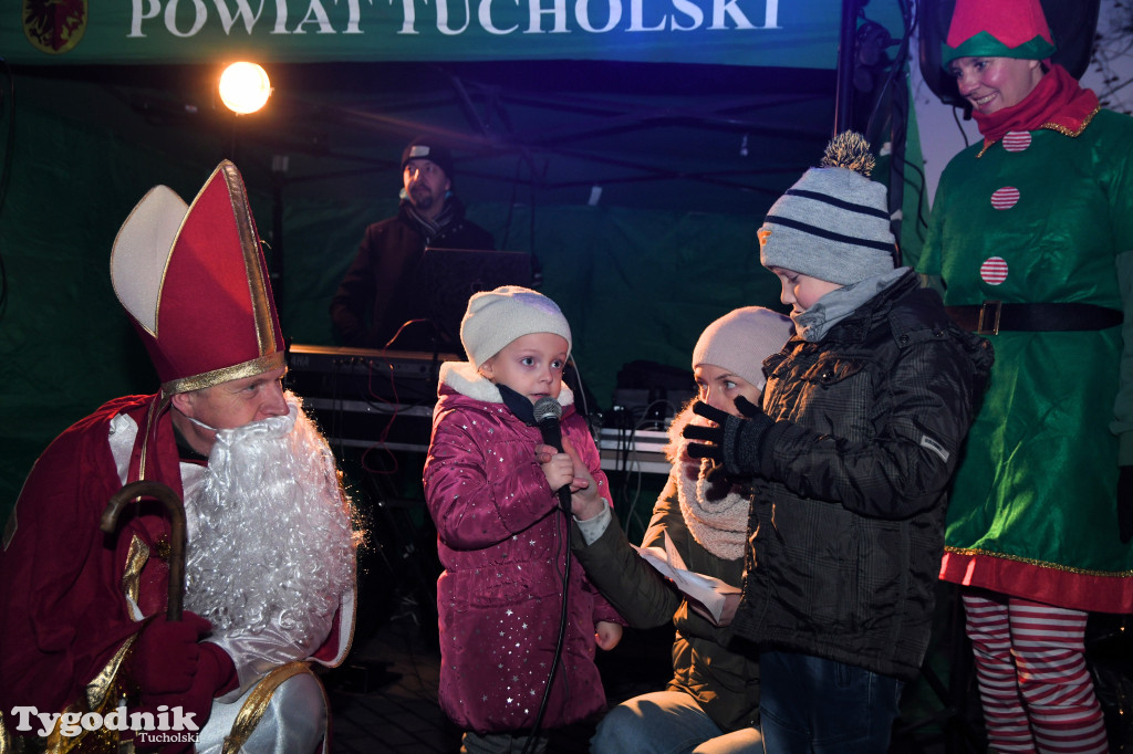 Świąteczna impreza przy Powiatowym Centrum Wsparcia w Tucholi