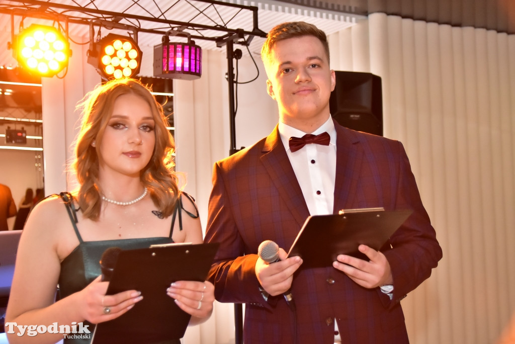 Studniówka LO - POLONEZ i ZDJĘCIA KLASOWE