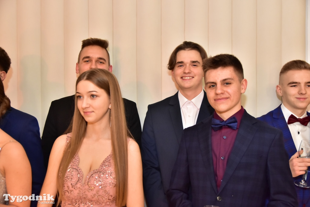Studniówka LO - POLONEZ i ZDJĘCIA KLASOWE