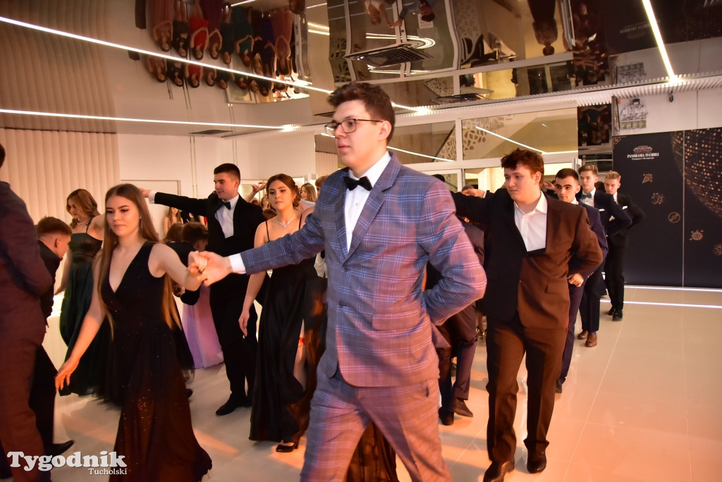 Studniówka LO - POLONEZ i ZDJĘCIA KLASOWE