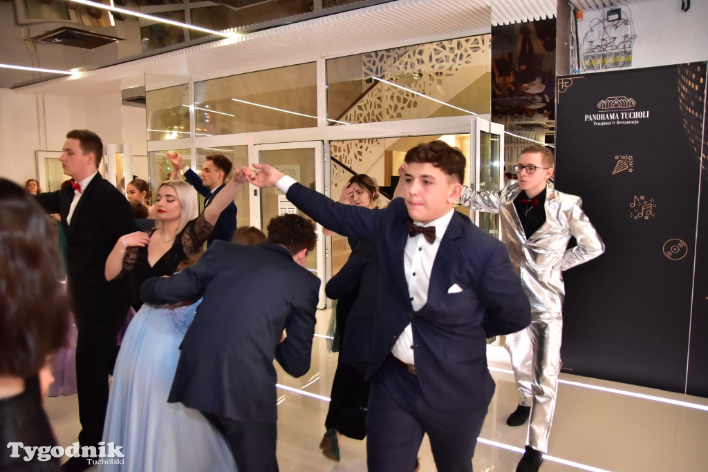 Studniówka LO - POLONEZ i ZDJĘCIA KLASOWE