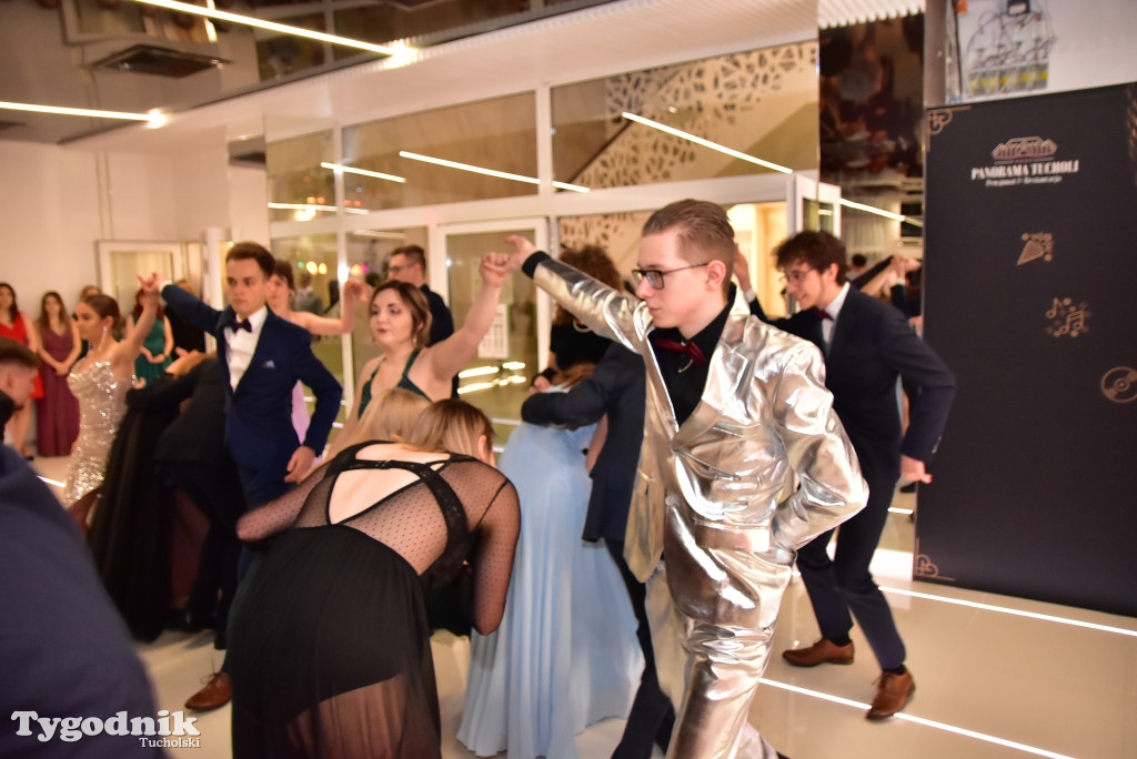 Studniówka LO - POLONEZ i ZDJĘCIA KLASOWE
