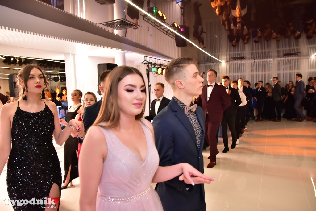 Studniówka LO - POLONEZ i ZDJĘCIA KLASOWE