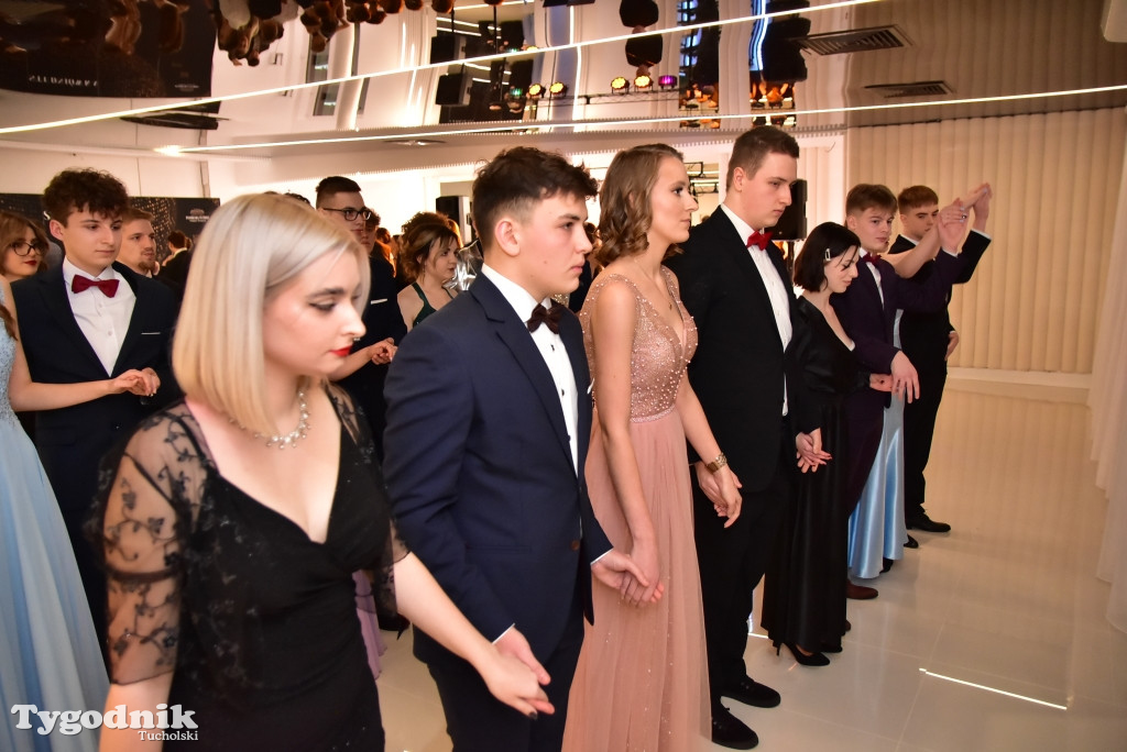 Studniówka LO - POLONEZ i ZDJĘCIA KLASOWE