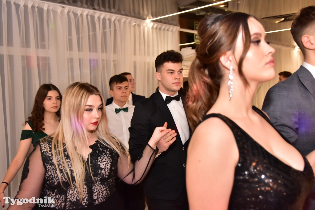 Studniówka LO - POLONEZ i ZDJĘCIA KLASOWE