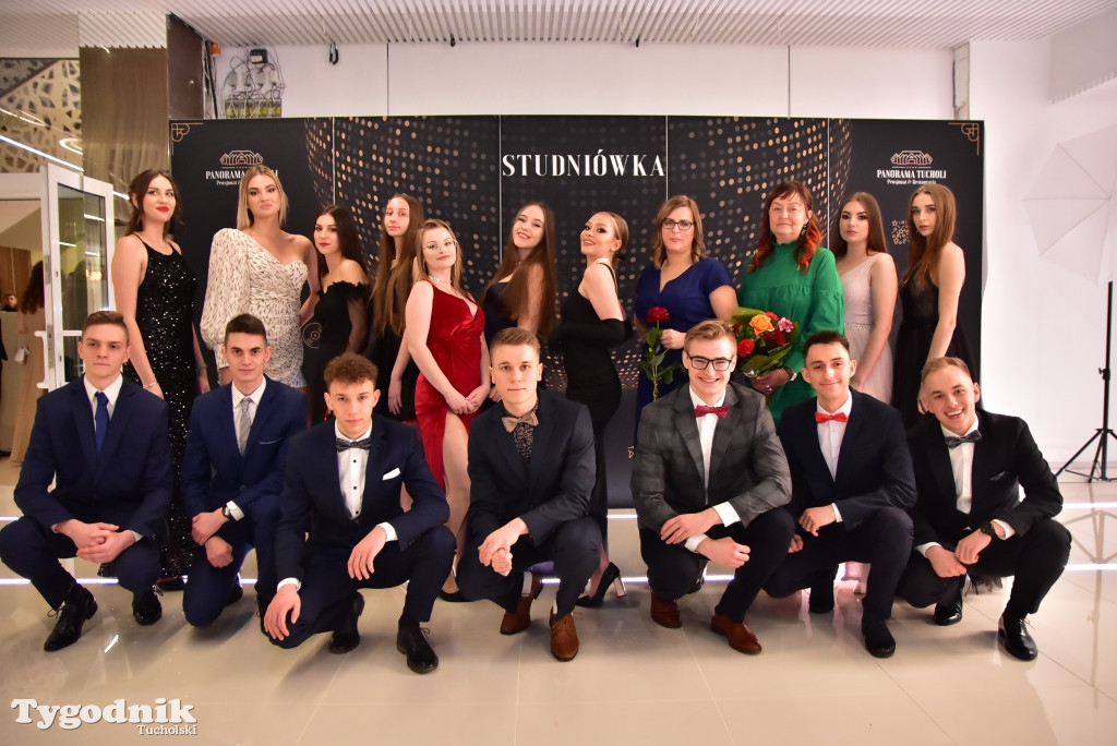 Studniówka LO - POLONEZ i ZDJĘCIA KLASOWE