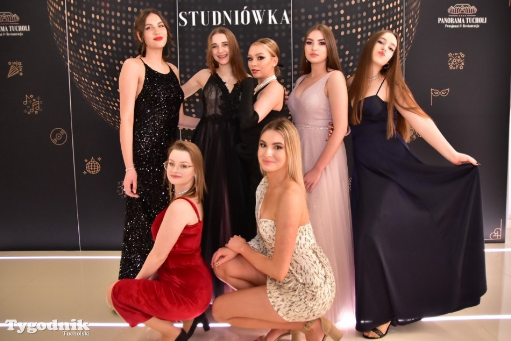 Studniówka LO - IMPREZA i ZDJĘCIA NA ŚCIANCE