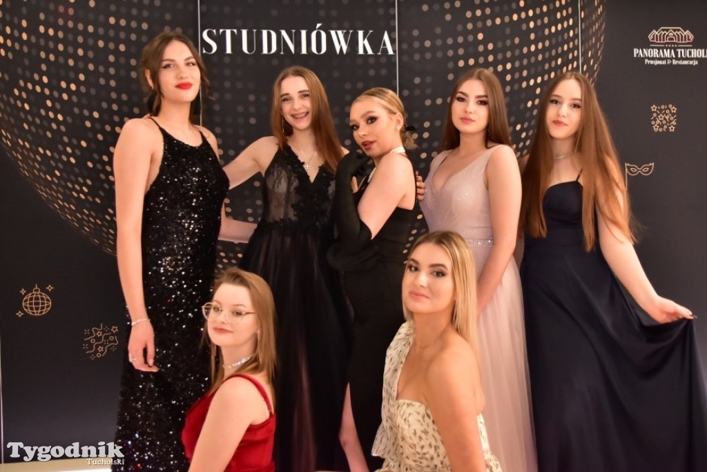 Studniówka LO - IMPREZA i ZDJĘCIA NA ŚCIANCE