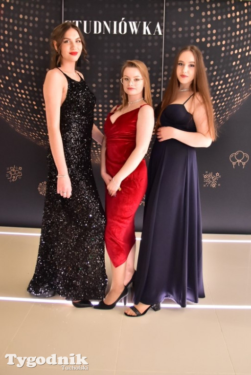 Studniówka LO - IMPREZA i ZDJĘCIA NA ŚCIANCE
