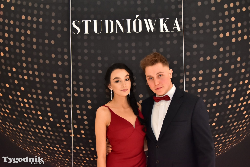 Studniówka LO - IMPREZA i ZDJĘCIA NA ŚCIANCE