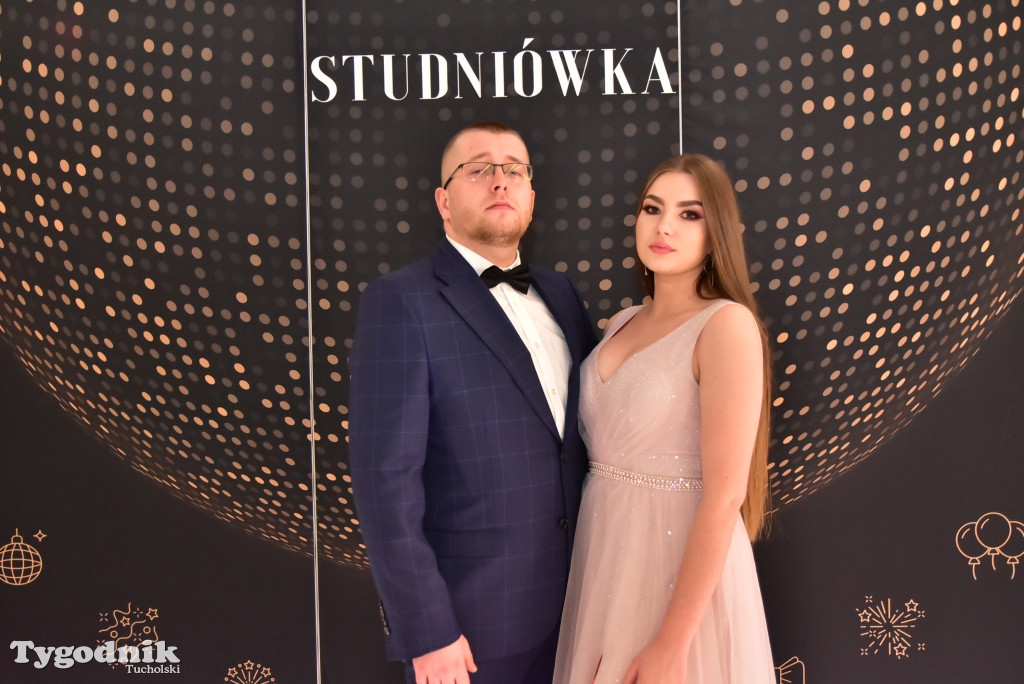 Studniówka LO - IMPREZA i ZDJĘCIA NA ŚCIANCE