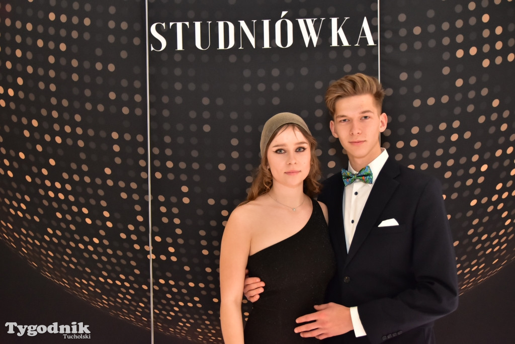 Studniówka LO - IMPREZA i ZDJĘCIA NA ŚCIANCE