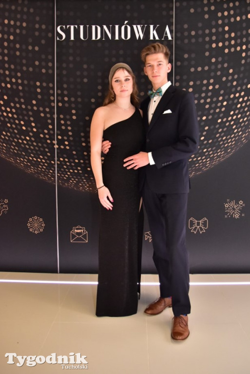 Studniówka LO - IMPREZA i ZDJĘCIA NA ŚCIANCE