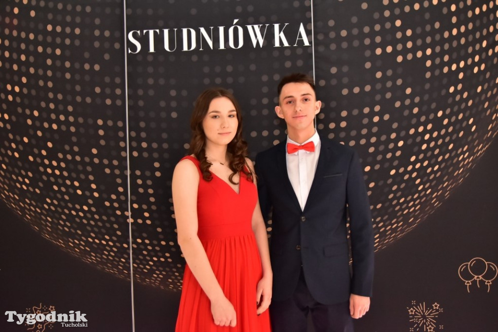 Studniówka LO - IMPREZA i ZDJĘCIA NA ŚCIANCE