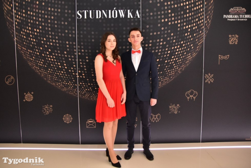 Studniówka LO - IMPREZA i ZDJĘCIA NA ŚCIANCE