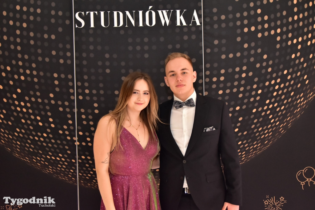 Studniówka LO - IMPREZA i ZDJĘCIA NA ŚCIANCE