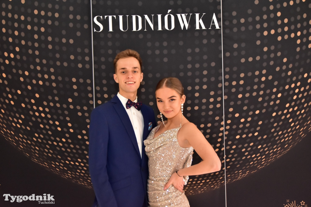 Studniówka LO - IMPREZA i ZDJĘCIA NA ŚCIANCE