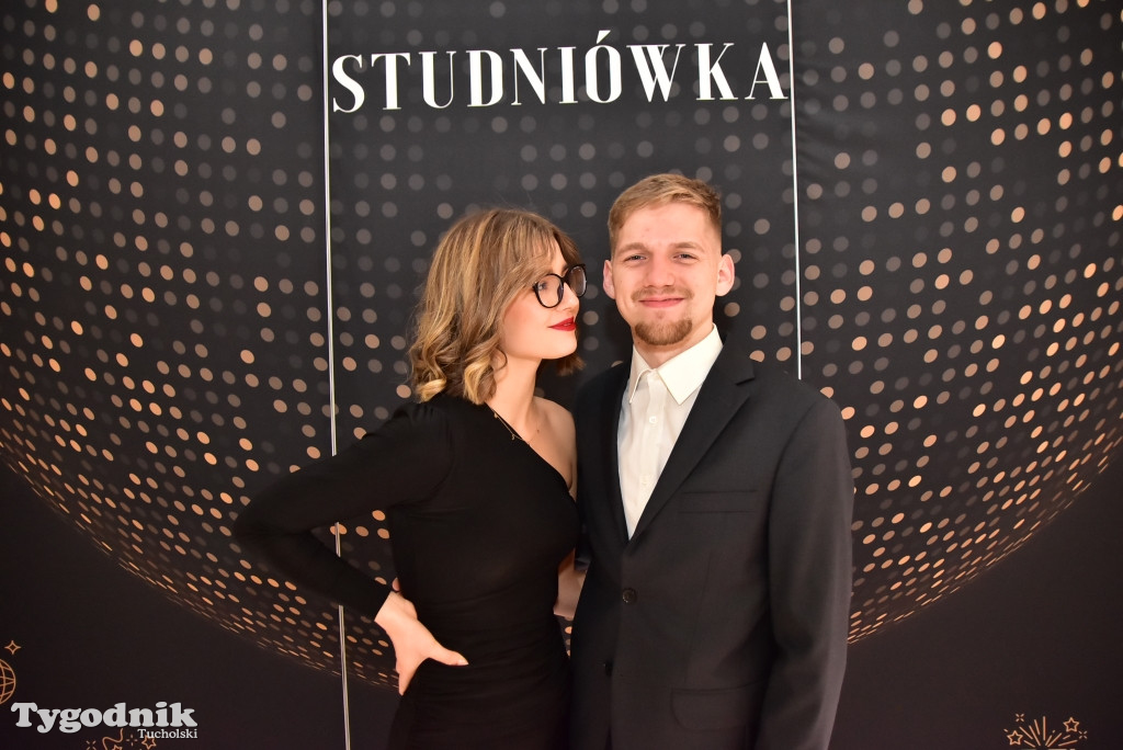 Studniówka LO - IMPREZA i ZDJĘCIA NA ŚCIANCE