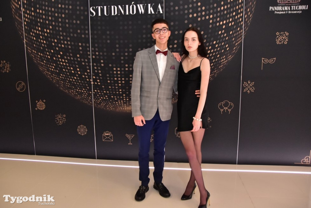 Studniówka LO - IMPREZA i ZDJĘCIA NA ŚCIANCE