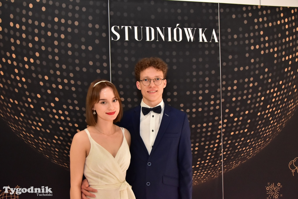 Studniówka LO - IMPREZA i ZDJĘCIA NA ŚCIANCE