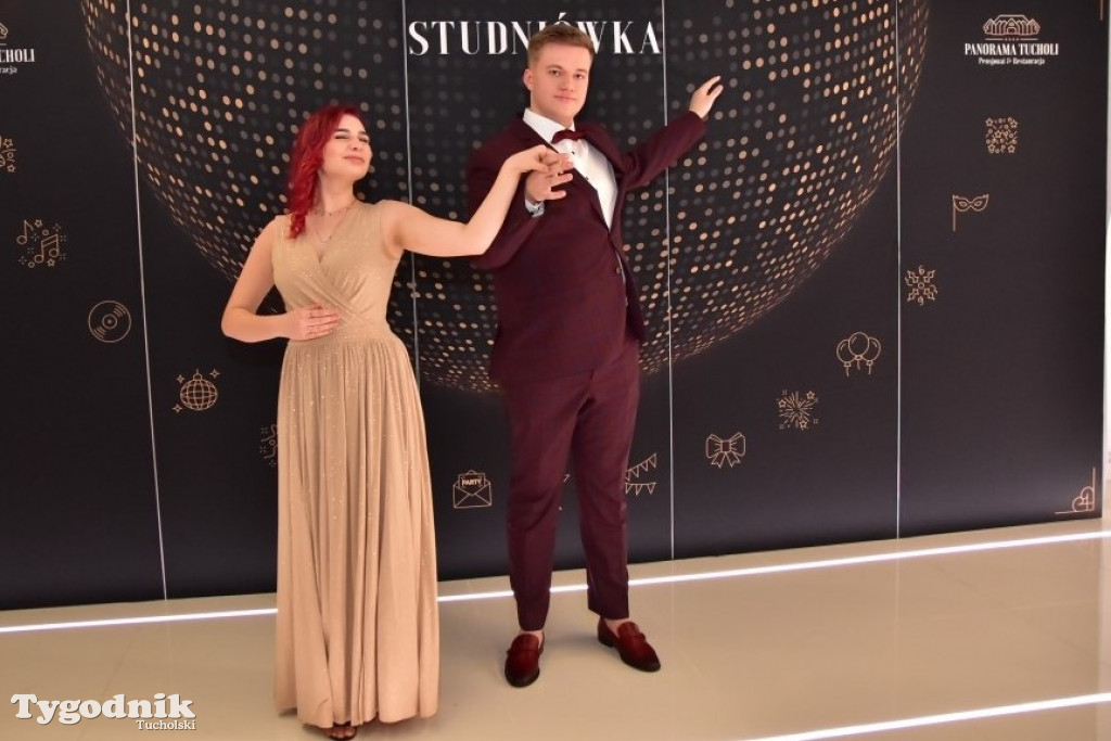Studniówka LO - IMPREZA i ZDJĘCIA NA ŚCIANCE