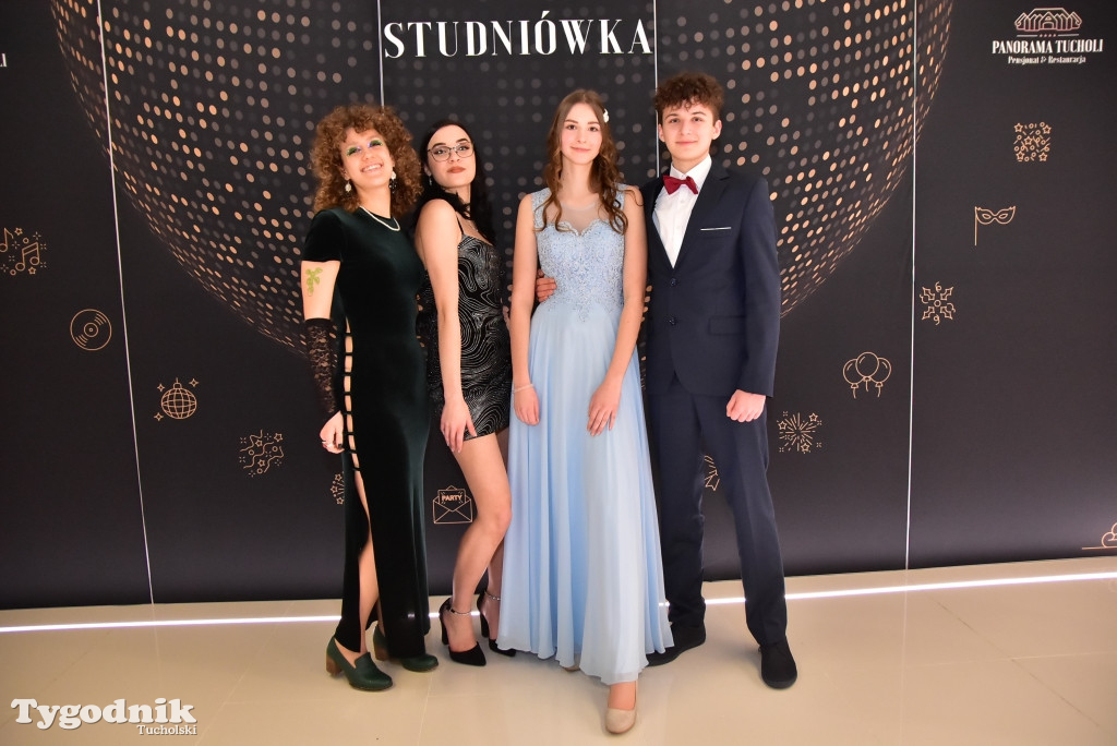 Studniówka LO - IMPREZA i ZDJĘCIA NA ŚCIANCE
