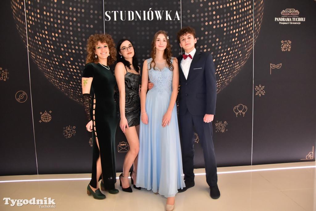 Studniówka LO - IMPREZA i ZDJĘCIA NA ŚCIANCE