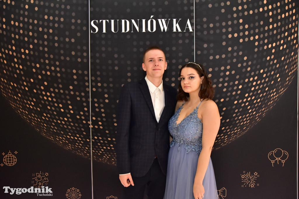 Studniówka LO - IMPREZA i ZDJĘCIA NA ŚCIANCE