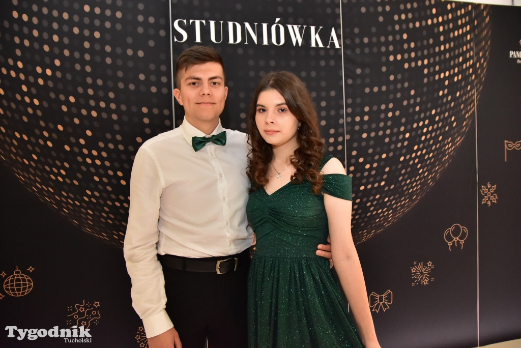 Studniówka LO - IMPREZA i ZDJĘCIA NA ŚCIANCE